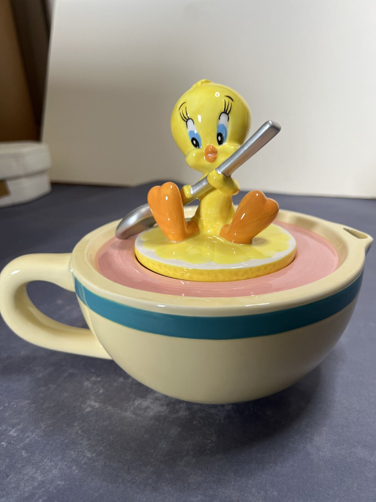 Tweety Bird Figural Ceramic Teapot Warner Bros NIB VTG Collectible Never Used