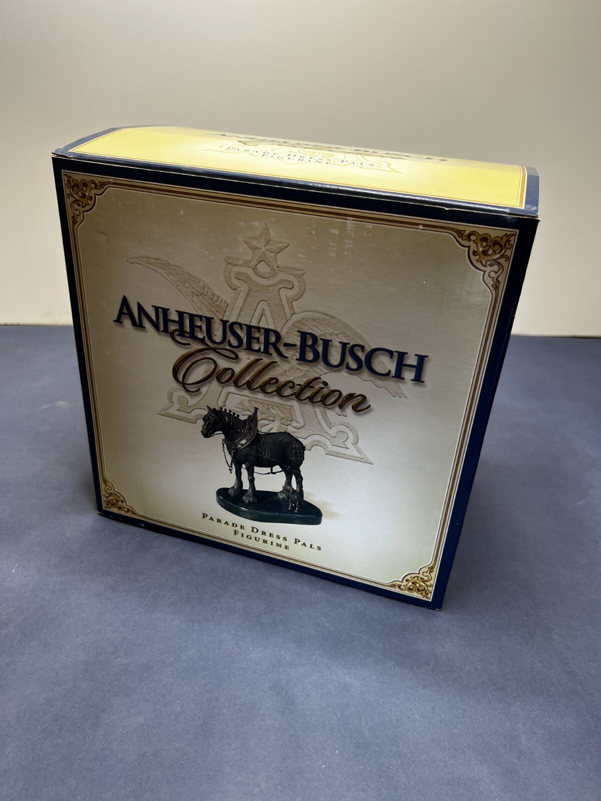 2004 Anheuser-Busch BUDWEISER Clydesdale Parade Dress Pals Figurine NEW IN BOX