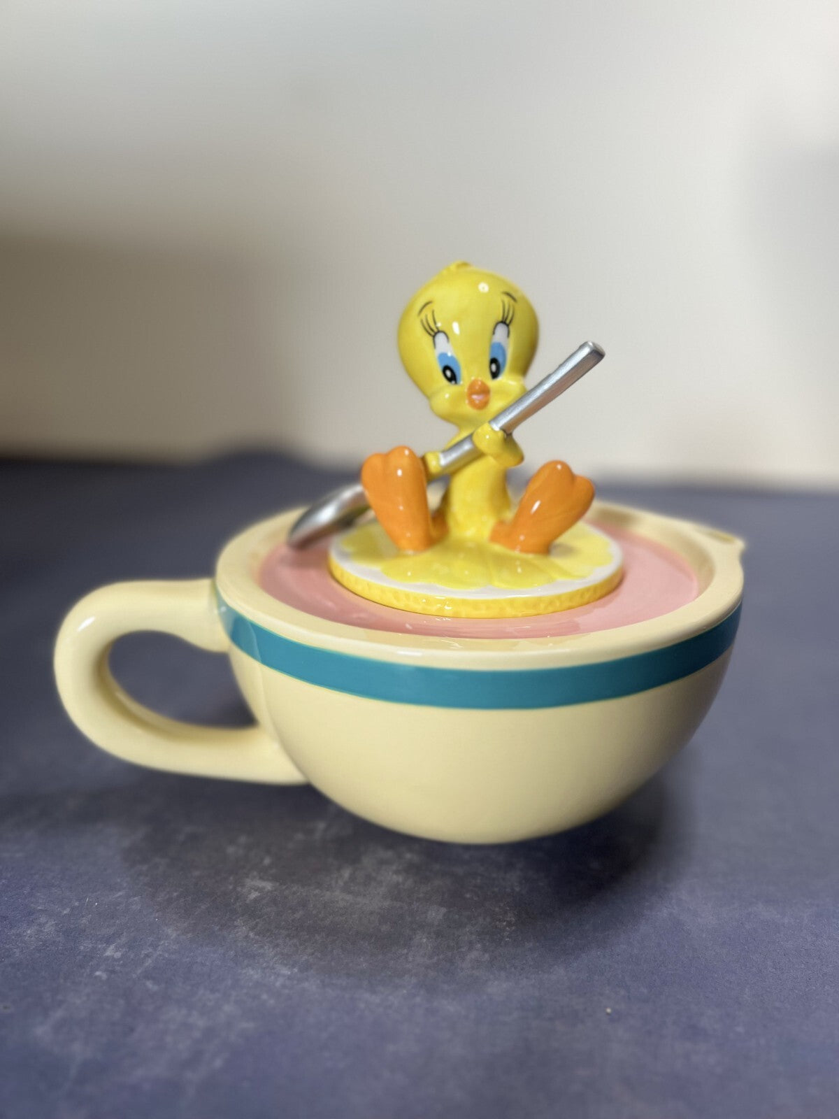 Tweety Bird Figural Ceramic Teapot Warner Bros NIB VTG Collectible Never Used