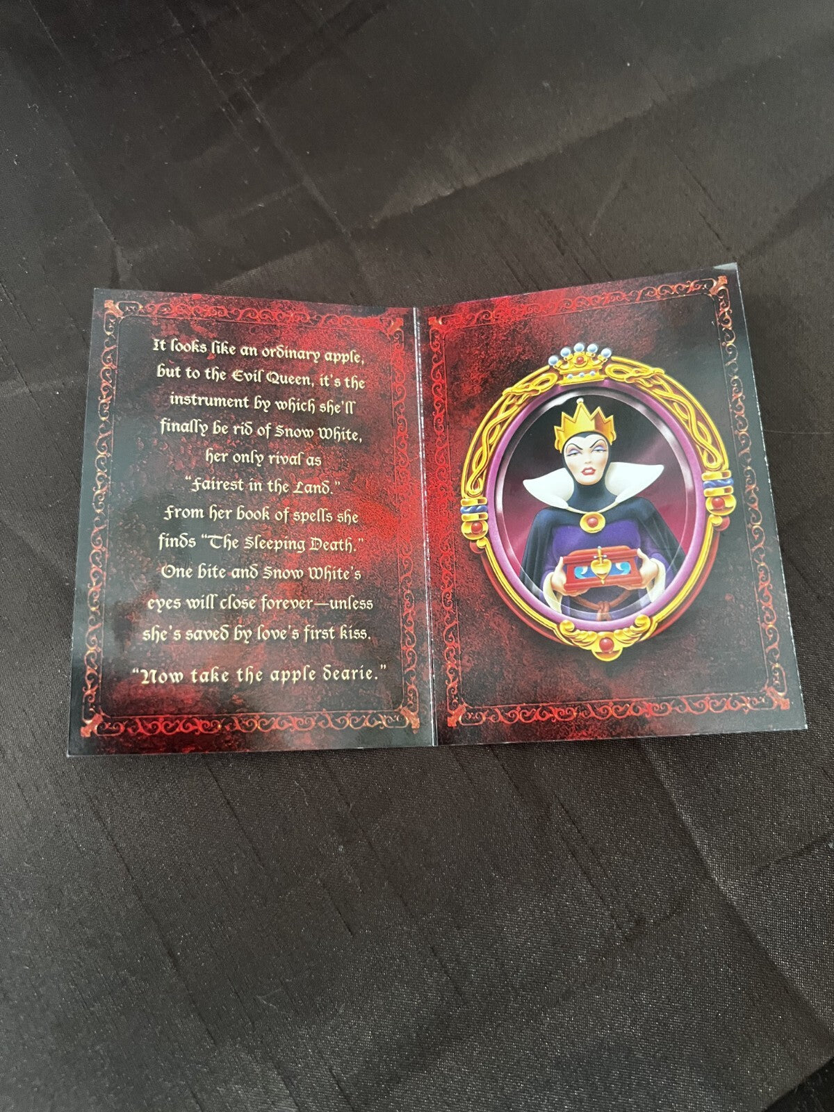 Vintage DISNEY STORE SNOW WHITE JEWELED APPLE ORNAMENT IN EVIL QUEENS BOX 2007