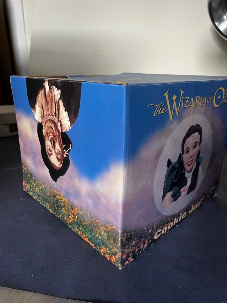 The Wizard of Oz Cookie jar Dorothy & Toto 1999 Warner Bros In Box Never Used