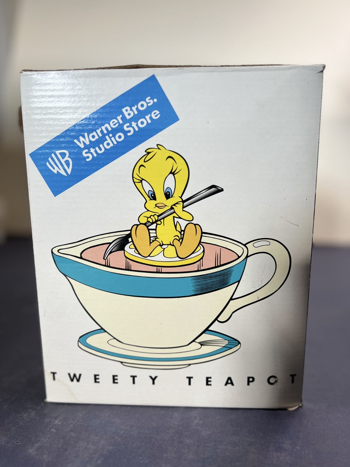 Tweety Bird Figural Ceramic Teapot Warner Bros NIB VTG Collectible Never Used