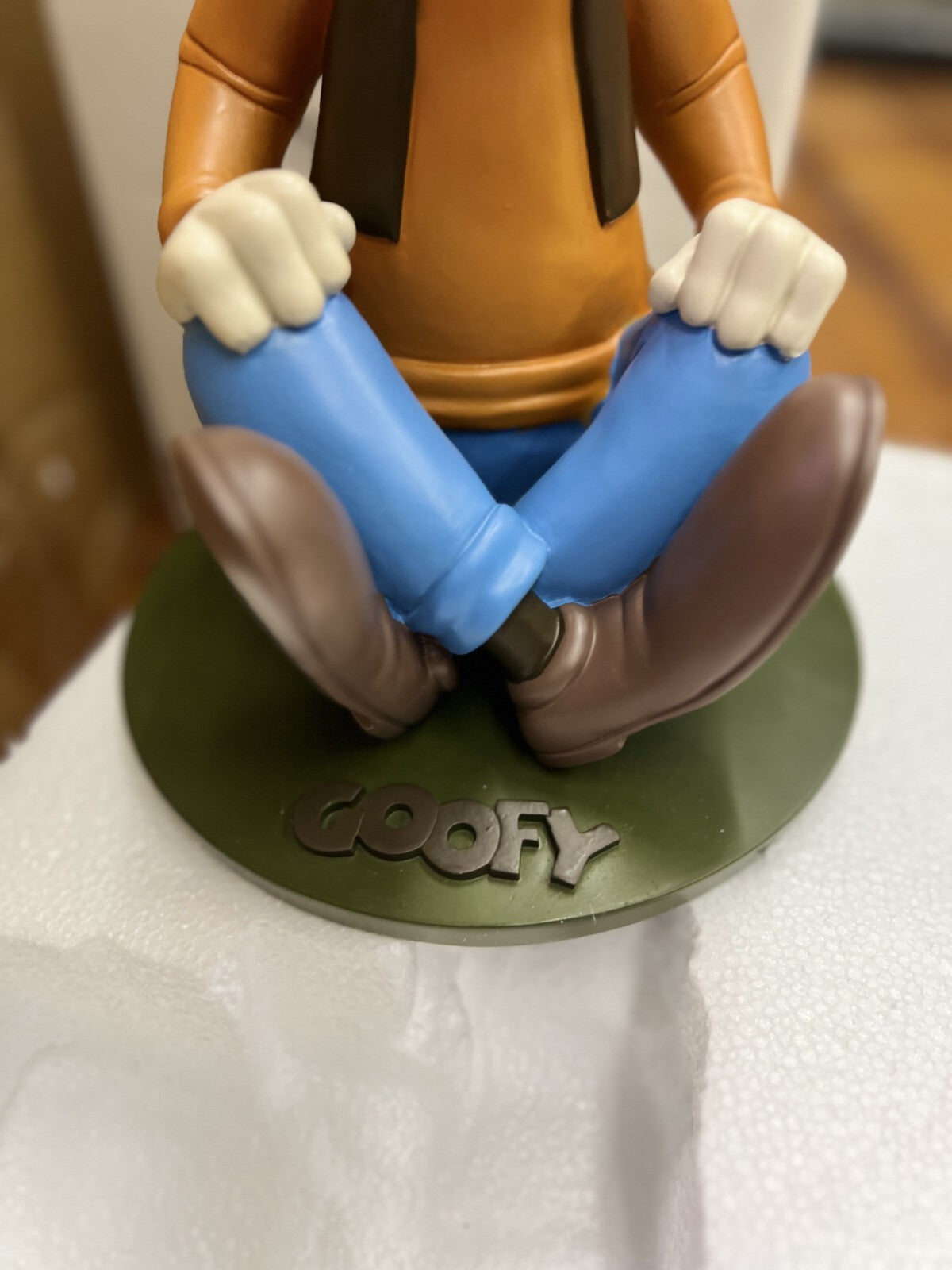 Vintage DISNEY LARGE GOOFY BIG FIG SEATED FIGURINE GARDEN STATUE 13 1/2" NIB