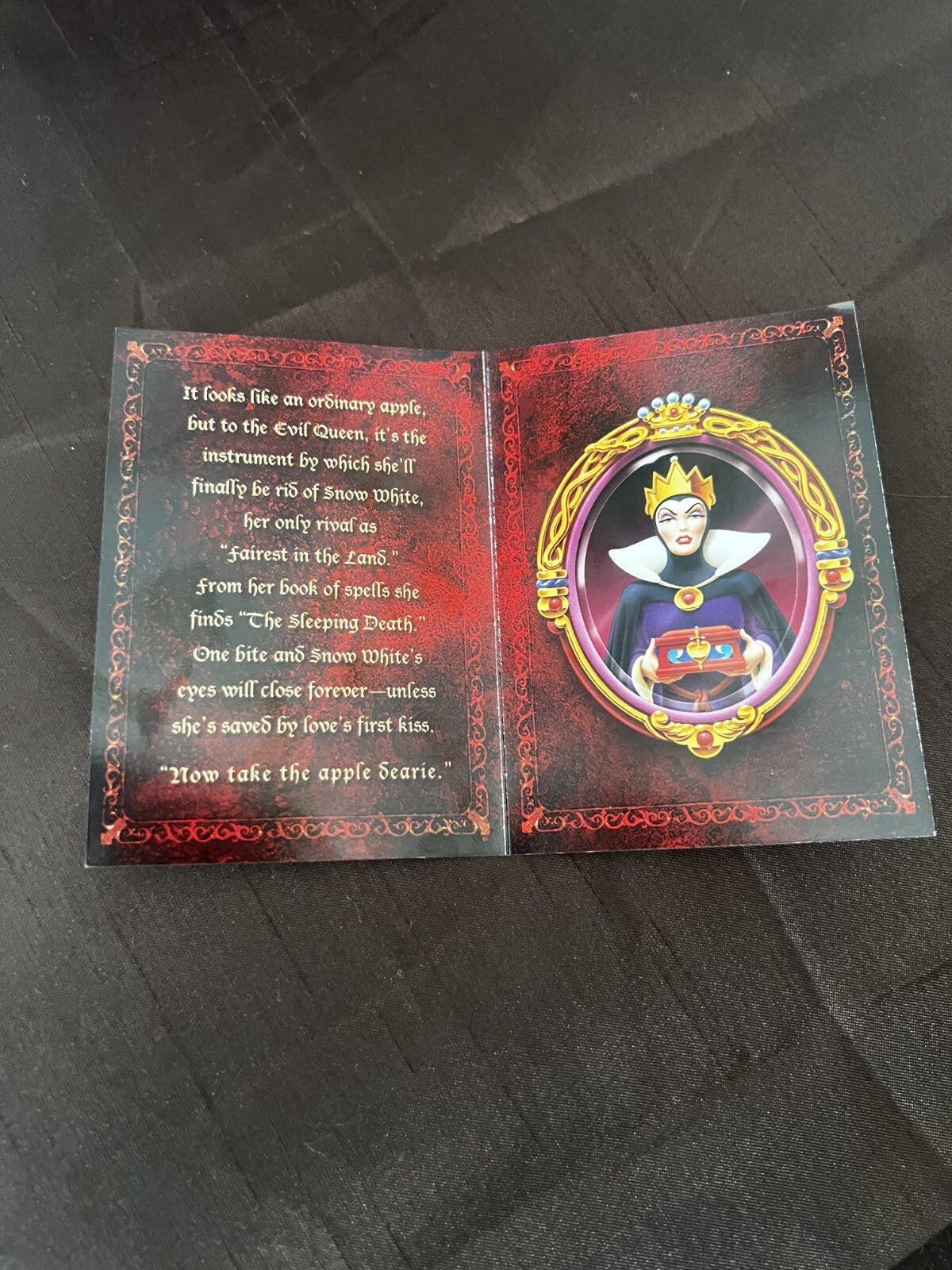 Vintage DISNEY STORE SNOW WHITE JEWELED APPLE ORNAMENT IN EVIL QUEENS BOX 2007
