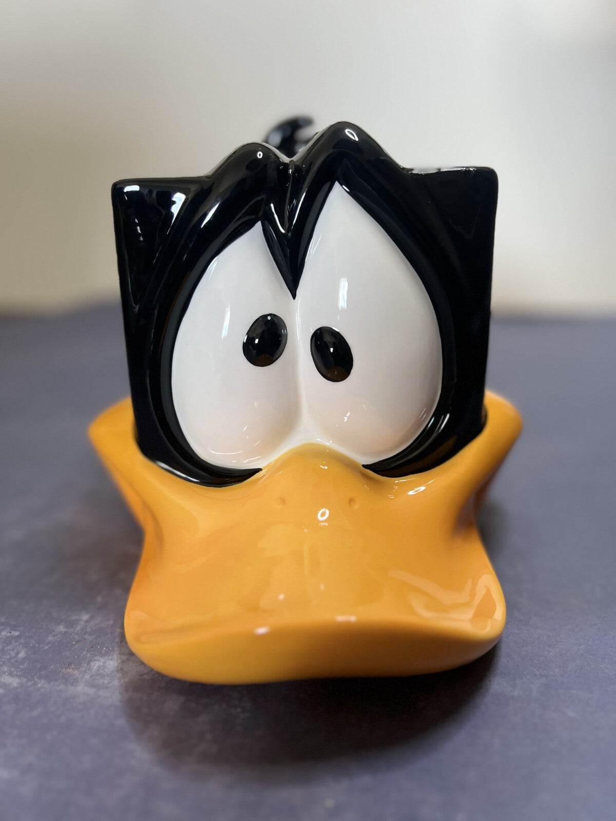 VINTAGE 1997 DAFFY DUCK Warner Bros Ceramic Kleenex Tissue Box Holder RARE NIB