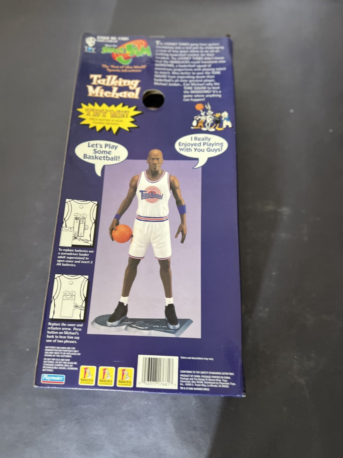 Playmates Toys - Space Jam Michael Jordan 15" Talking Action Figure